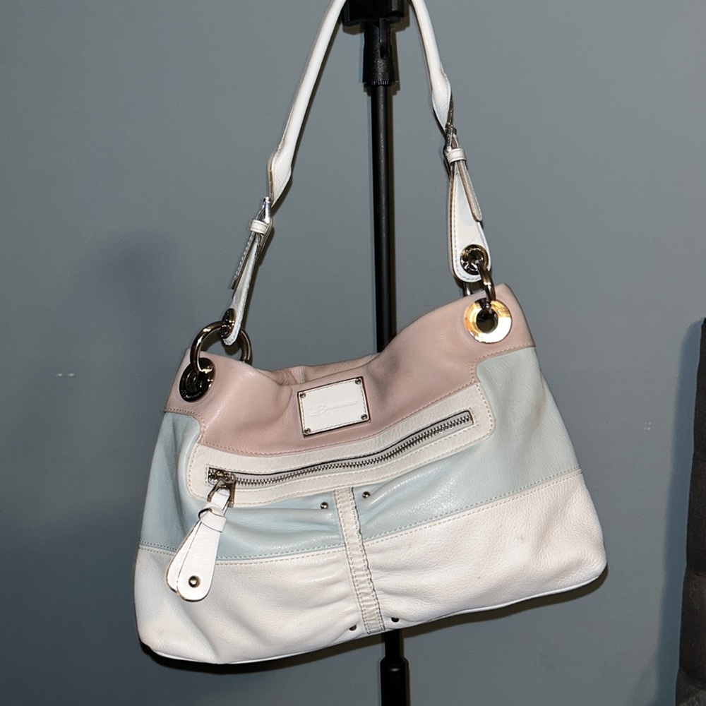 B. Makowsky shoulder bag